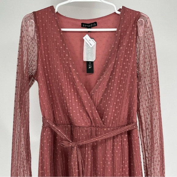 KENEDIK NWT WOMEN’S PLEATED DOT MESH LONG SLEEVE DRESS PINK MAUVE MEDIUM - Picture 5 of 11